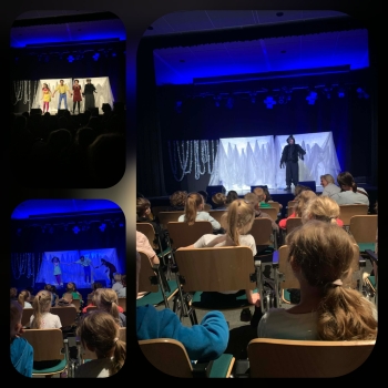 W teatrze